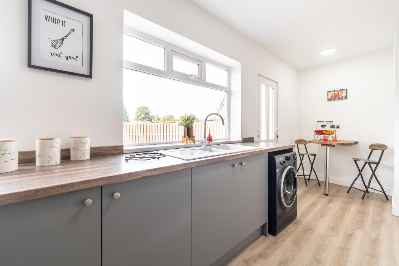Aseda 4 Bedroom Private Parking, Game Zone -Pool Table, Garden Home Kingston upon Hull Exterior photo