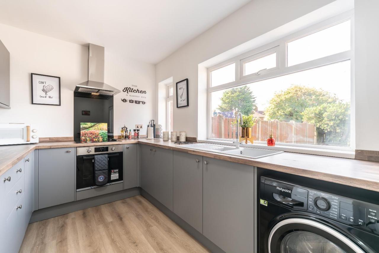 Aseda 4 Bedroom Private Parking, Game Zone -Pool Table, Garden Home Kingston upon Hull Exterior photo