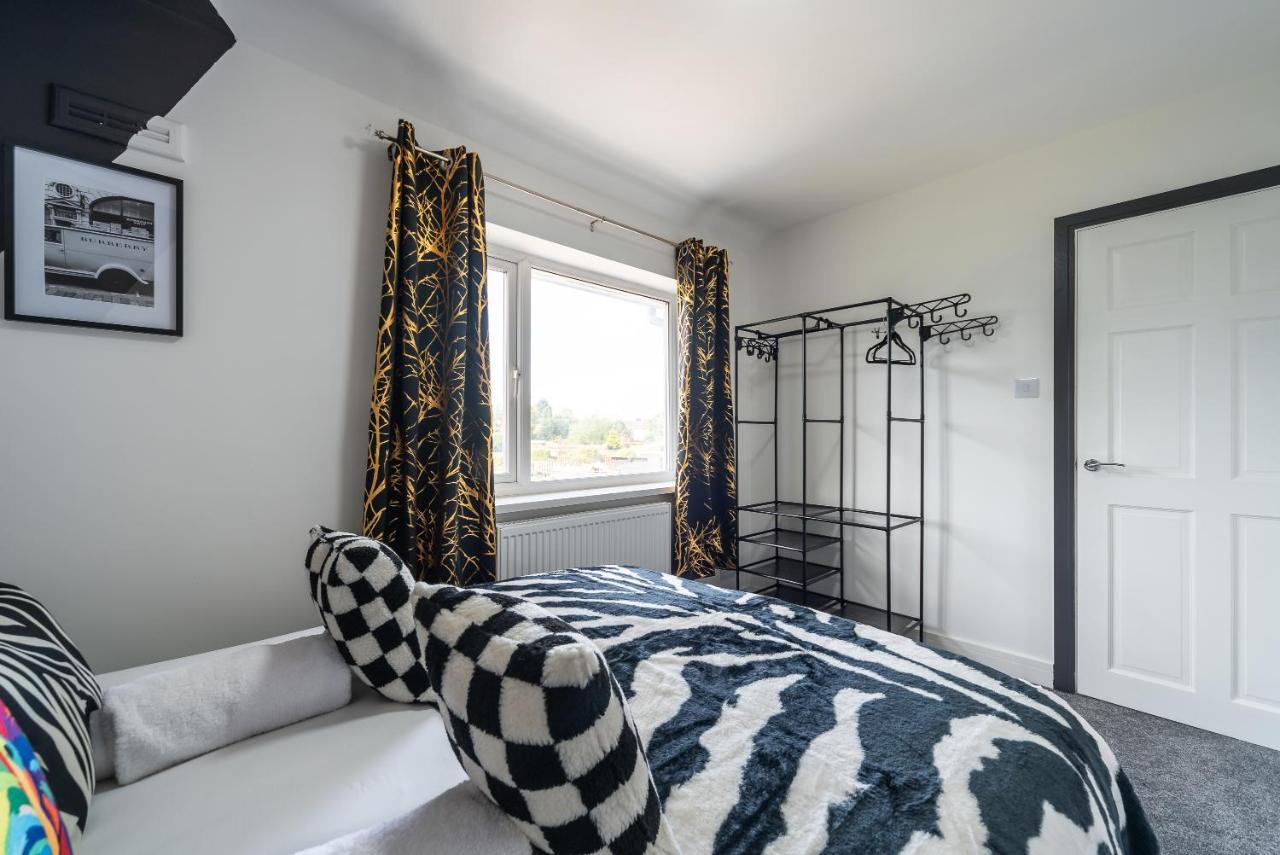 Aseda 4 Bedroom Private Parking, Game Zone -Pool Table, Garden Home Kingston upon Hull Exterior photo